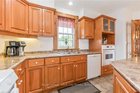 5830 4th Line, ON N0B 2K0