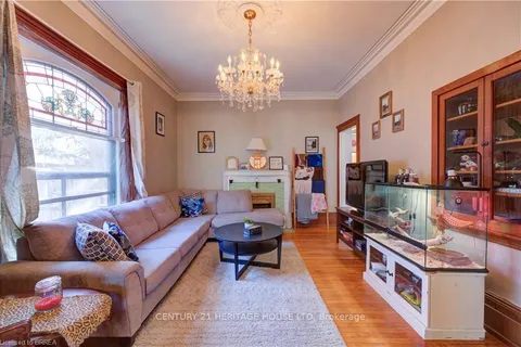 111 Erie Avenue, ON N3S 2G3