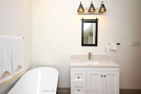 5024 Jamieson Road, ON L1A 3V8