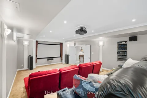 16 Seifert Court, ON N3C 2V4