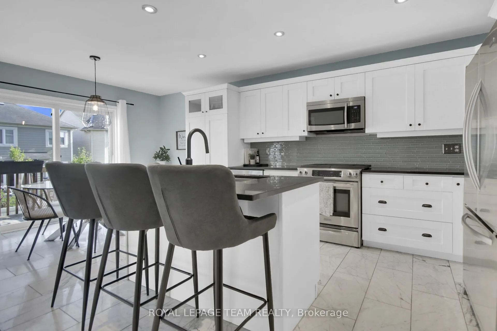 3516 Cambrian Road, ON K2J 0V1