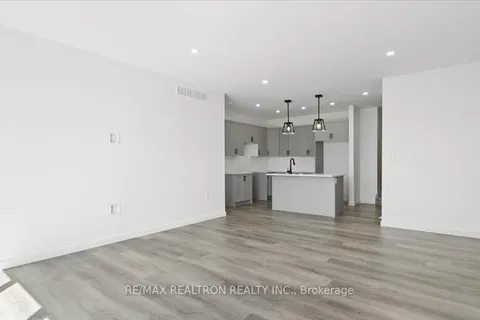 11 Summit Crescent, ON K8N 0A2