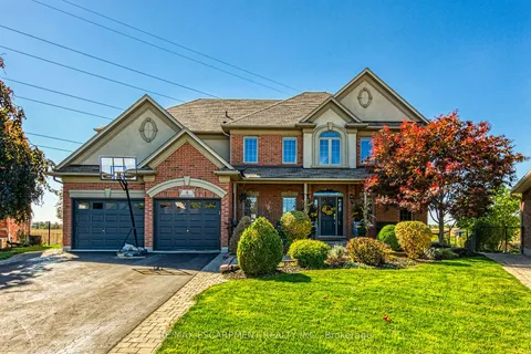 8 Blackburn Court, ON N3W 2N9