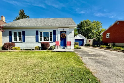 251 11TH Avenue, ON N4N 2R2