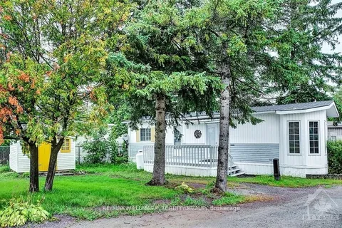 2 Spring Lake Private, ON K0A 1B0