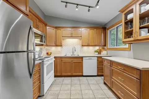 31 Buckingham Street, ON N3R 3A9