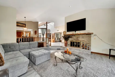 132 Oak Street, ON N3Y 4S3