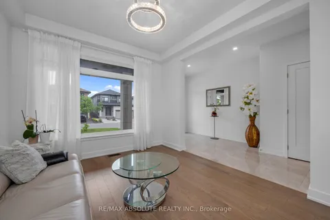 207 Osterley Way, ON K2S 2N6