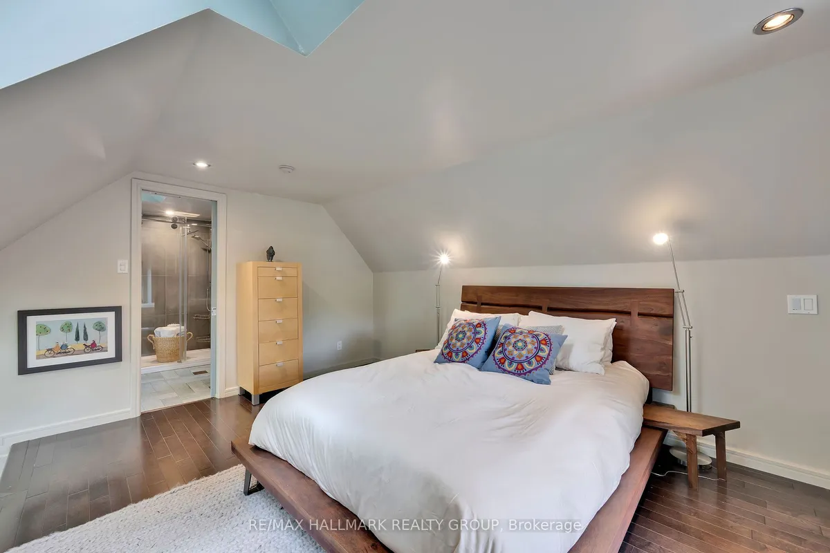 376 Lyon Street, ON K1R 5X1