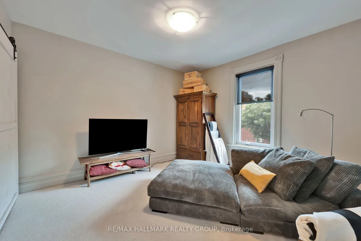 376 Lyon Street, ON K1R 5X1