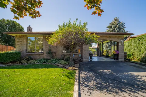 22 Sandy Cove Circle, ON L2N 5Z4