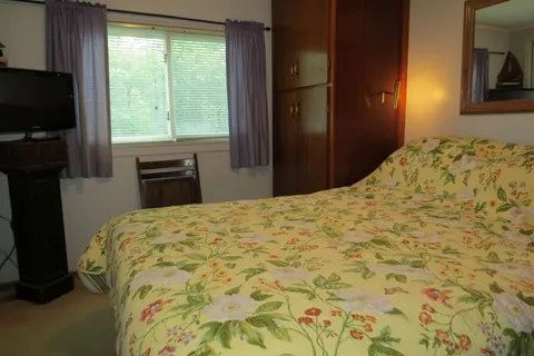 9 LAKESHORE Boulevard, ON N0H 2G0