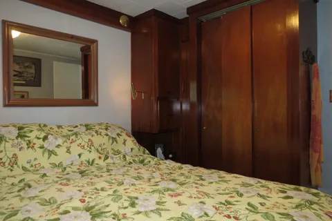 9 LAKESHORE Boulevard, ON N0H 2G0