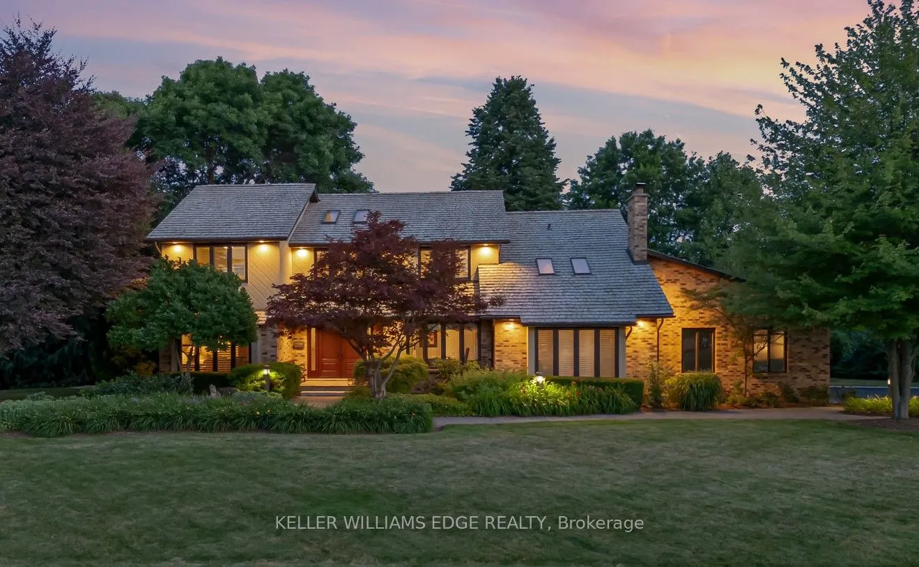 8 Lochside Drive, ON L8E 5T6