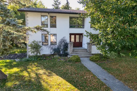 202 Alwington Place, ON K7L 4P8