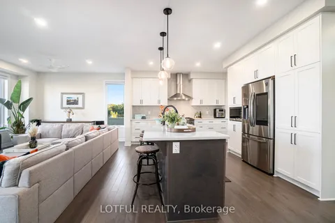 71 Aridus Crescent, ON K2S 2L3