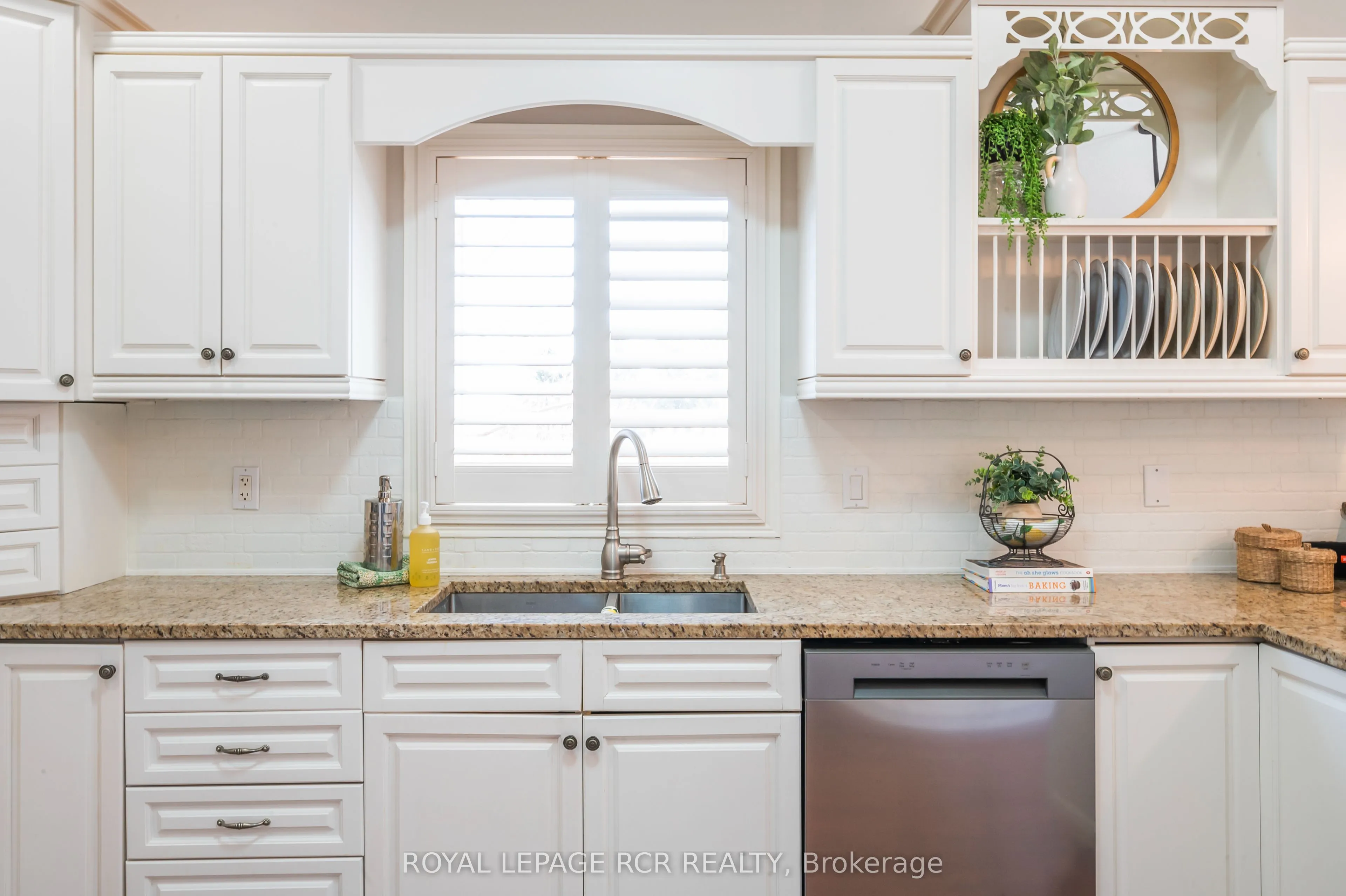 8 Madill Drive, ON L9W 6G3