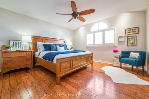 8 Madill Drive, ON L9W 6G3