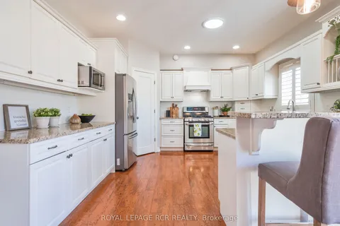 8 Madill Drive, ON L9W 6G3