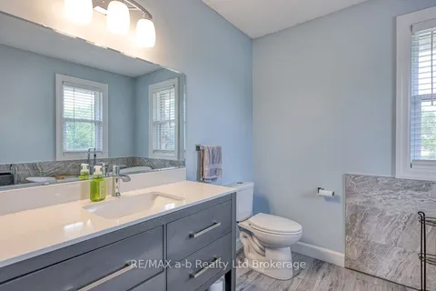 346 Riverview Drive, ON N7G 4B7