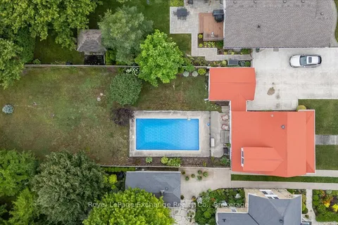 40 Grosvenor Street, ON N0H 2L0