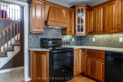 384 Douglas Street, ON N5A 7Z7