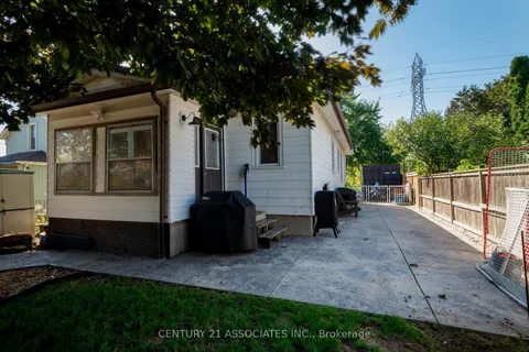 3 Clarke Street, ON L3M 1Y5