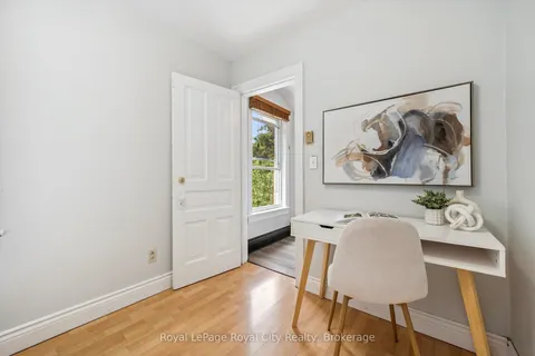 178 York Road, ON N1E 3G2