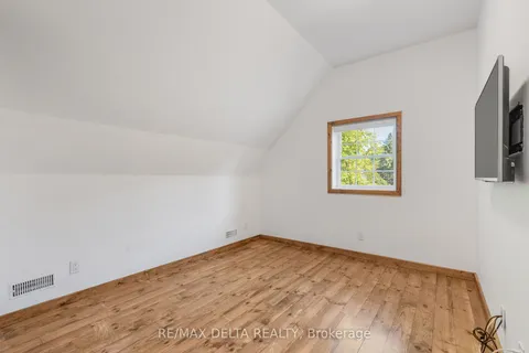 439 Front Road, ON K0B 1K0