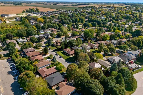 39 Carriage Road, ON N3Y 4Y3