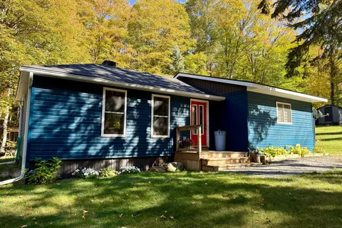 393 Doe Lake Road, ON P0A 1J0