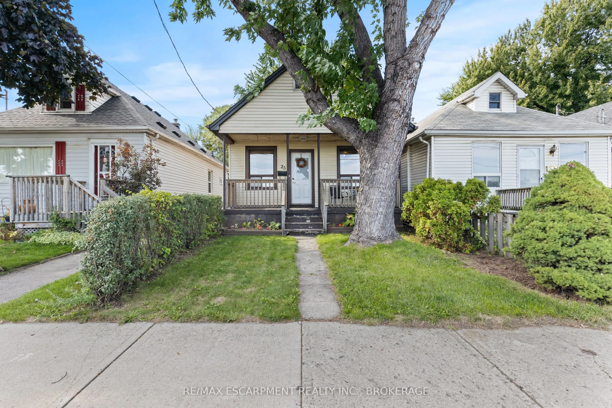 25 Mckinstry Street, ON L8L 6C2