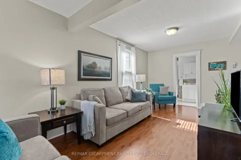 25 Mckinstry Street, ON L8L 6C2