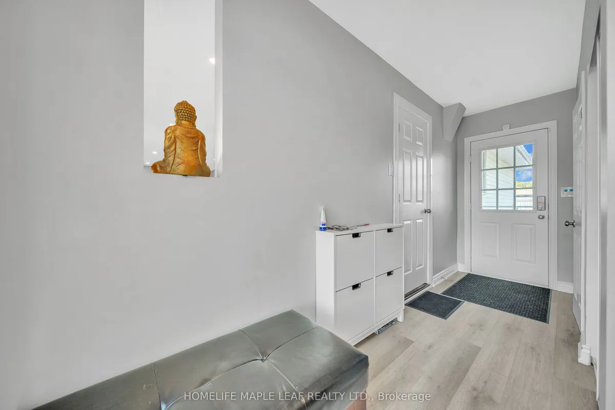 4 Lisa Court, ON L8V 4P9