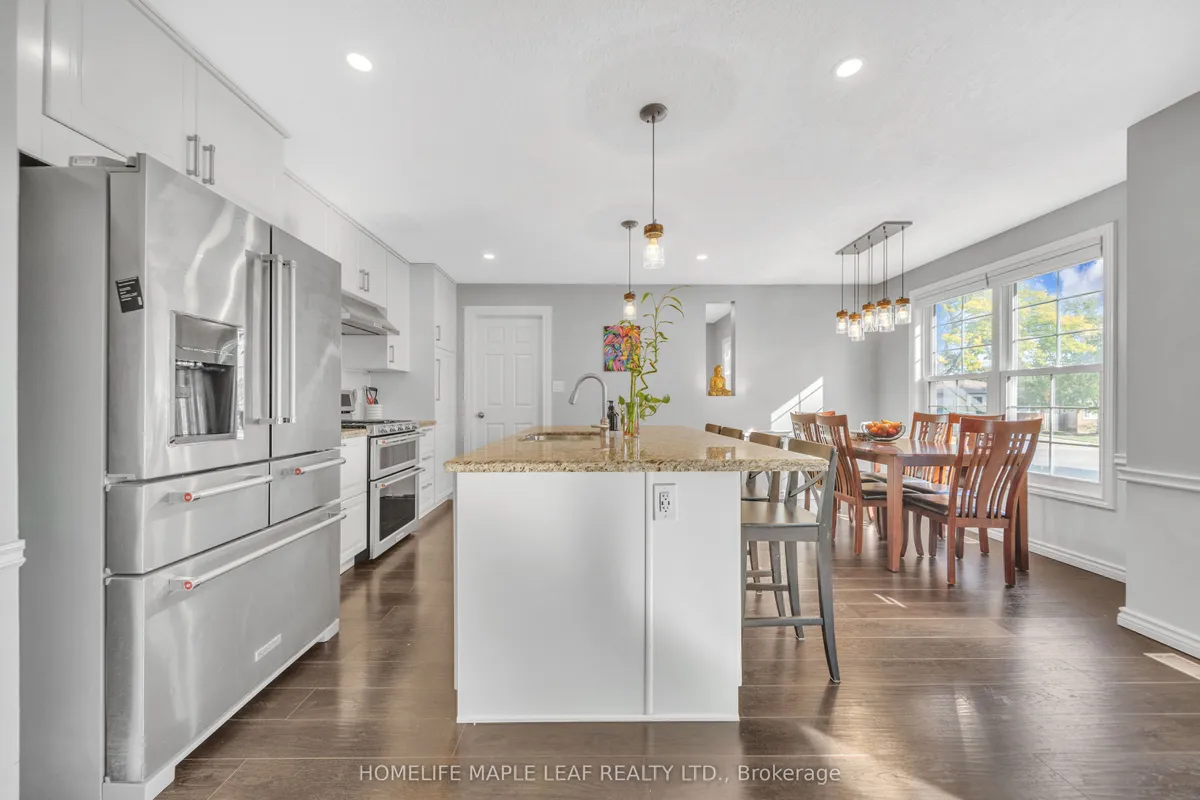 4 Lisa Court, ON L8V 4P9