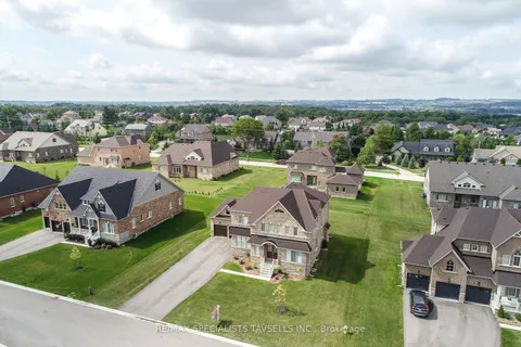 16 Meek Avenue, ON L9W 6W8