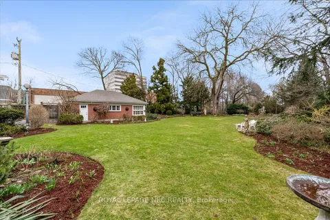 15 Trafalgar Street, ON L2R 3L9