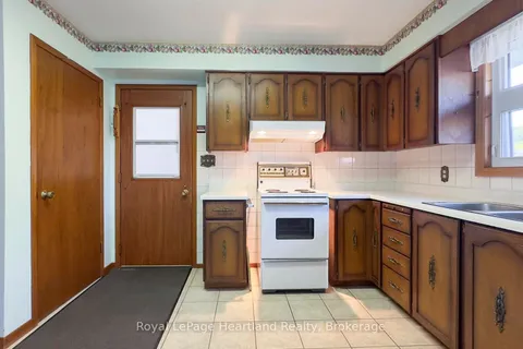 45 Winter Court, ON N0M 1L0