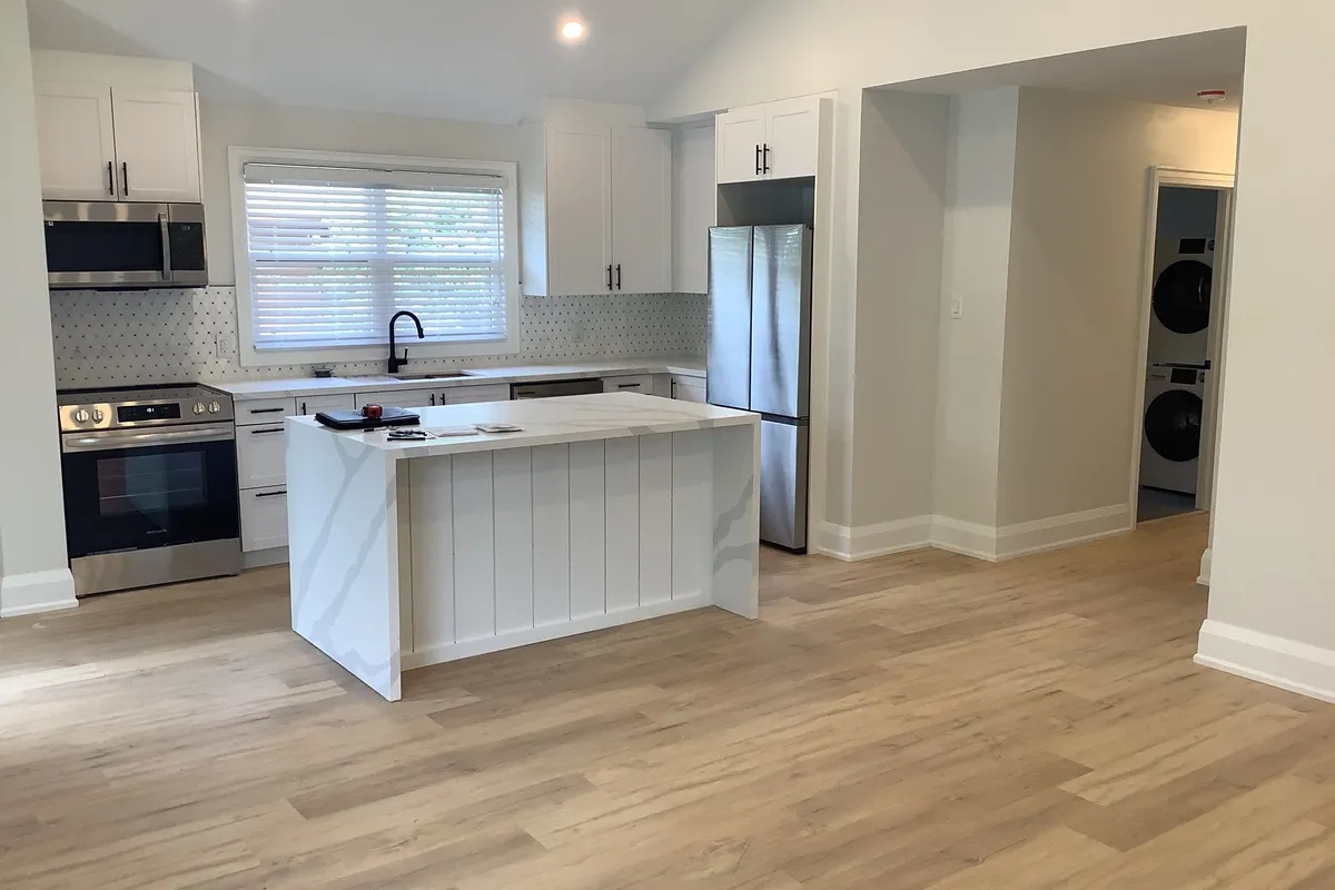 229 West 18th Street, ON L9C 4H1