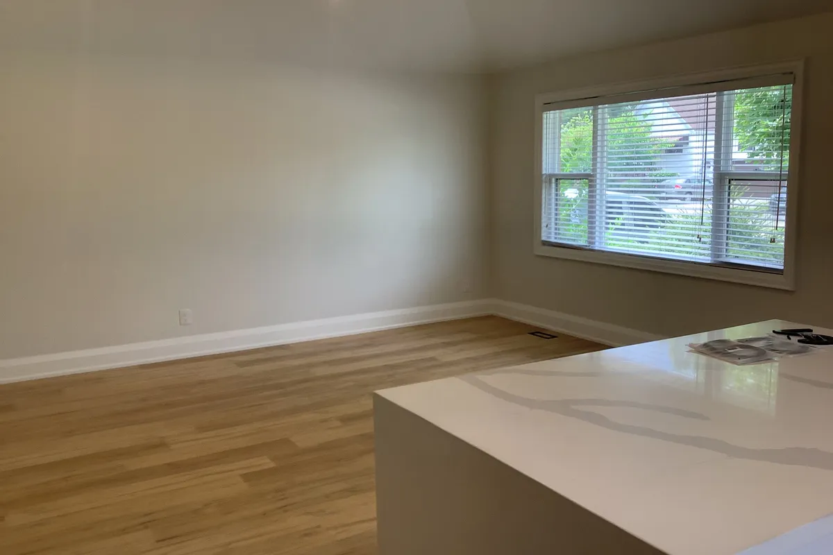 229 West 18th Street, ON L9C 4H1