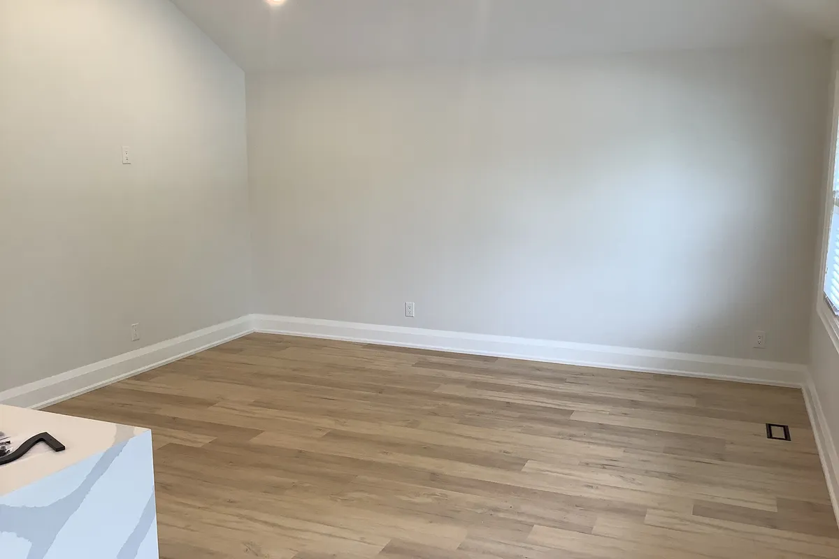 229 West 18th Street, ON L9C 4H1