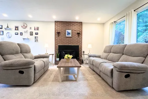 14 Pentland Crescent, ON K2K 1V5