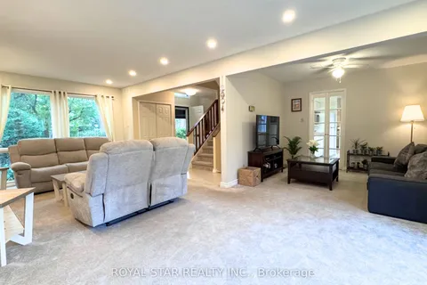 14 Pentland Crescent, ON K2K 1V5