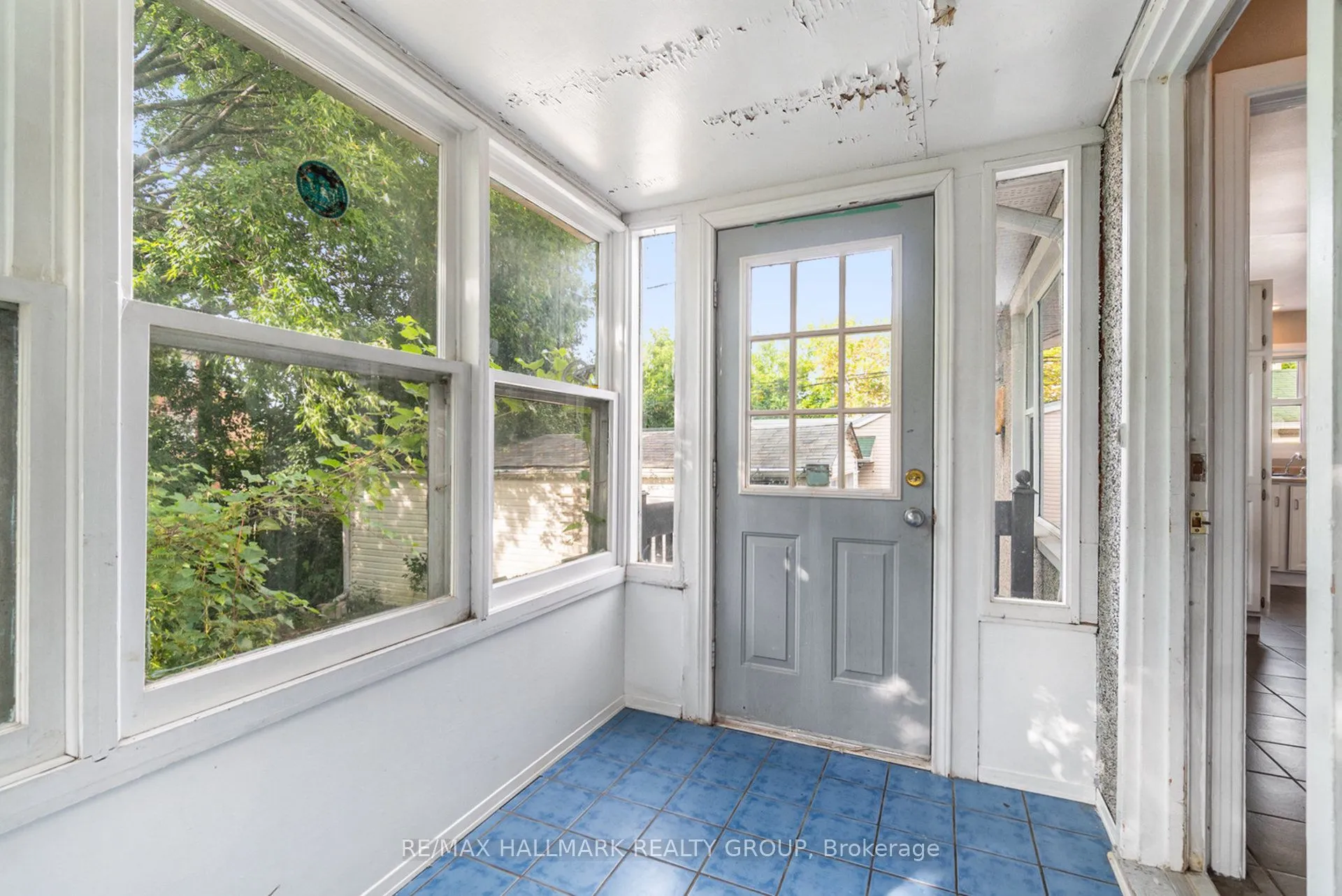 426 Blake Boulevard, ON K1K 1B1