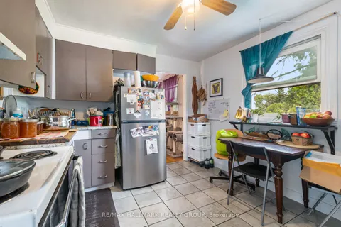 426 Blake Boulevard, ON K1K 1B1