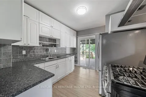 35 Salisbury Avenue, ON N3S 1M6