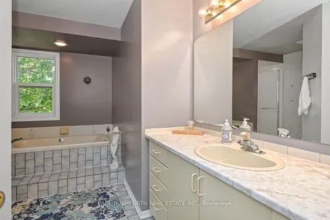 1793 Hunters Run Drive, ON K1C 6X3