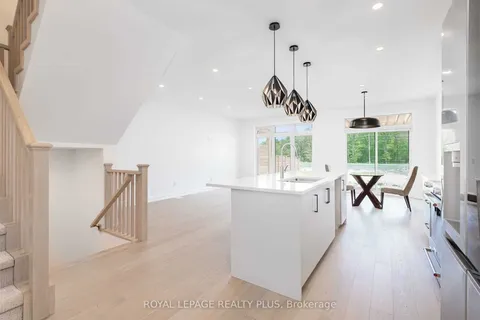 7214 Parsa Street, ON L2H 3T1