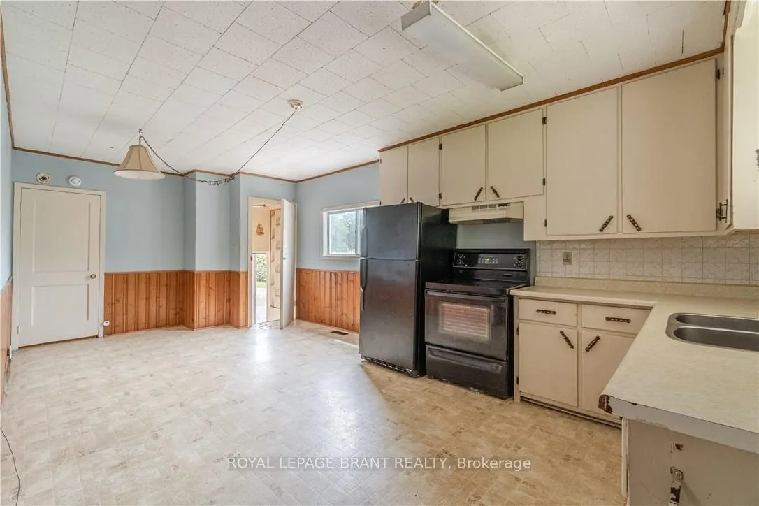 978 Norfolk Street, ON N3Y 3R8