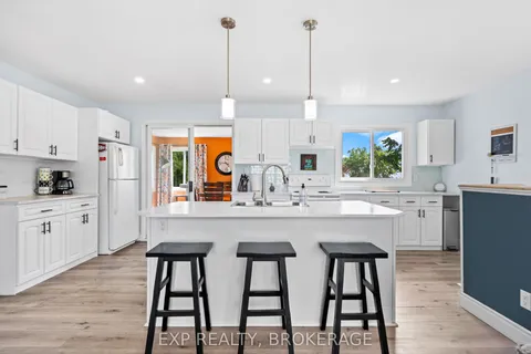 912 8TH LINE Road, ON K0H 2Y0